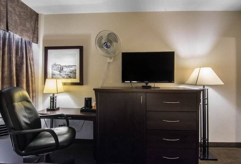 غرفه قياسيه سريرين مزدوجين, Quality Inn & Suites Yellowknife