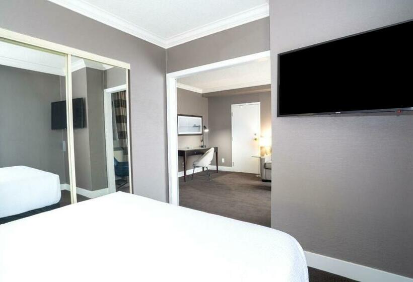 جناح, Sandman Signature Mississauga