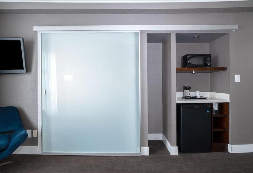 جناح, Sandman Signature Mississauga