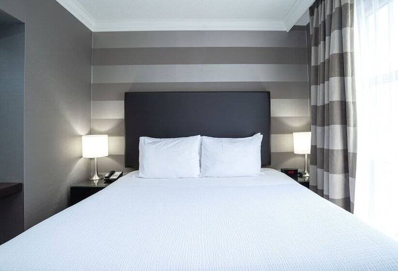 جناح, Sandman Signature Mississauga