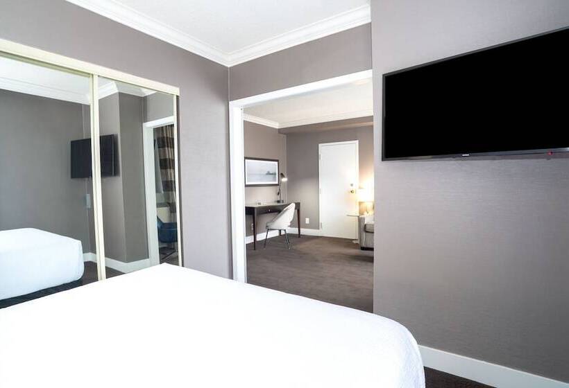 جناح, Sandman Signature Mississauga