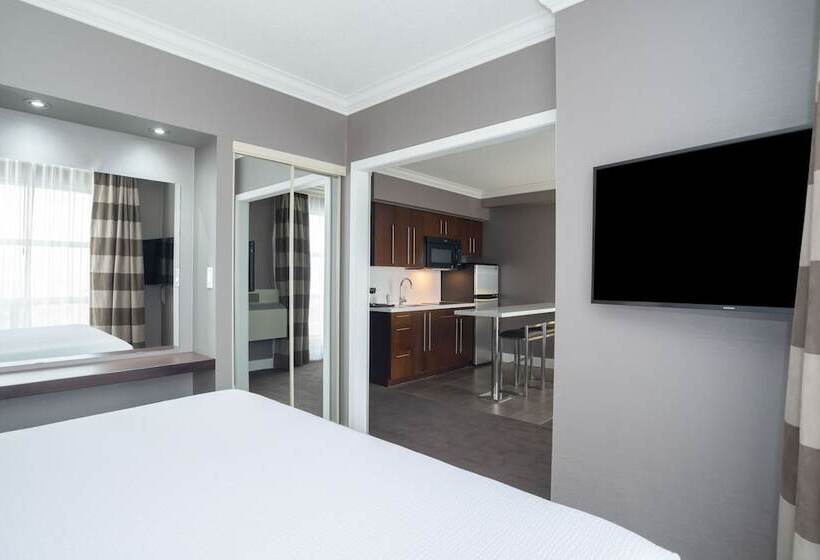 جناح, Sandman Signature Mississauga