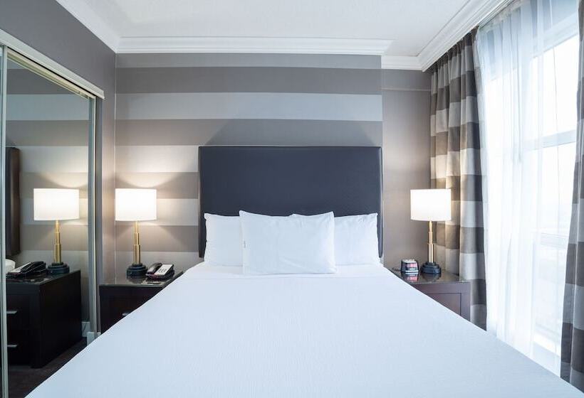 סוויטה, Sandman Signature Mississauga