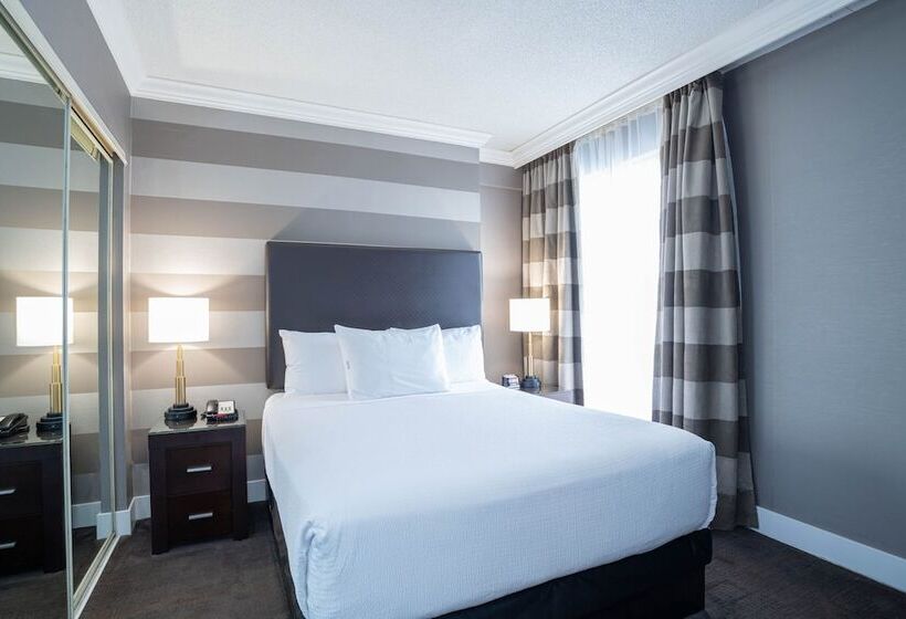 جناح, Sandman Signature Mississauga