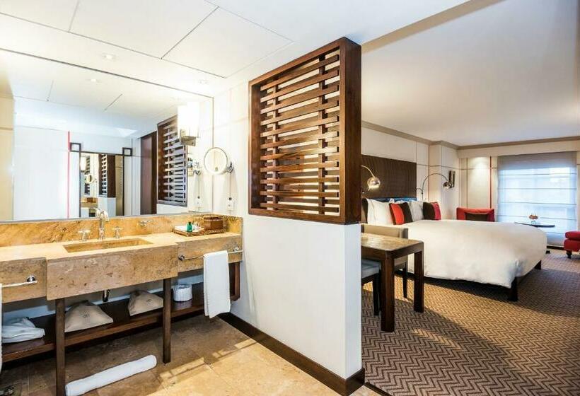 带大床的豪华间, Sofitel Bogota Victoria Regia