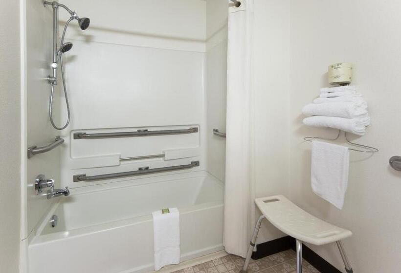 Номер Стандарт Адаптированный для Инвалидов, Super 8 By Wyndham Salmon Arm