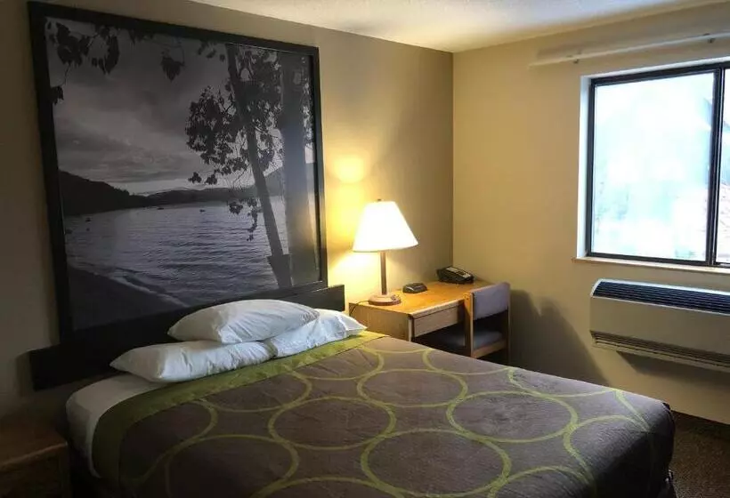 اتاق استاندارد با تخت بزرگ, Super 8 By Wyndham Salmon Arm