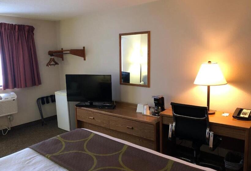 带大床的标准间, Super 8 By Wyndham Salmon Arm
