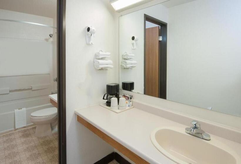 Студия Стандарт, Super 8 By Wyndham Salmon Arm