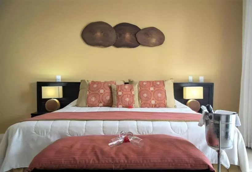 اتاق لوکس, Tango Mar Beachfront Boutique Hotel & Villas