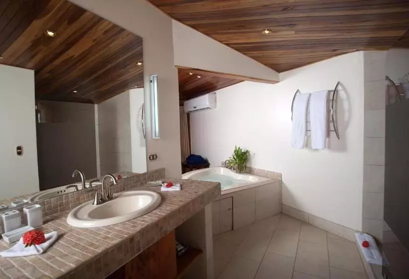 سوییت, Tango Mar Beachfront Boutique Hotel & Villas