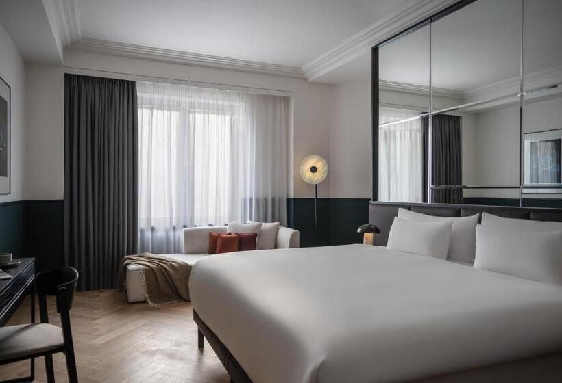 اتاق لوکس, Almanac X Alcron Prague