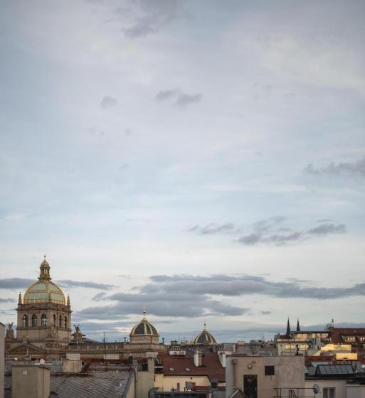 سوئیت پرزیدنت, Almanac X Alcron Prague