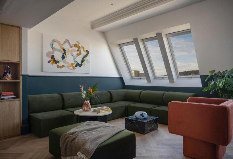 سوئیت پرزیدنت, Almanac X Alcron Prague