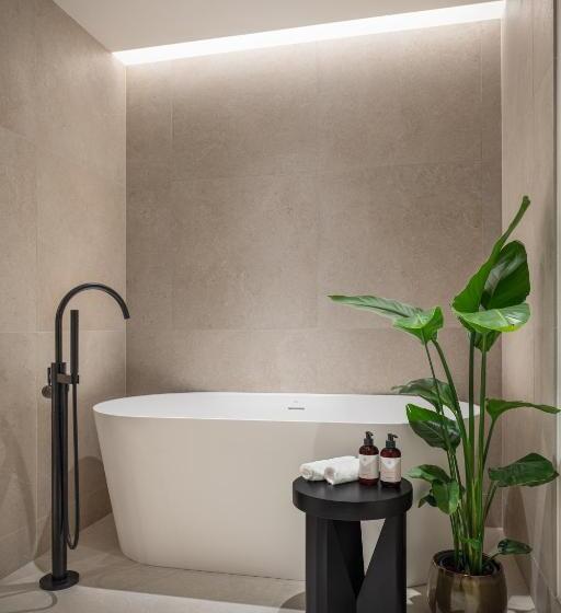 سوئیت پرزیدنت, Almanac X Alcron Prague