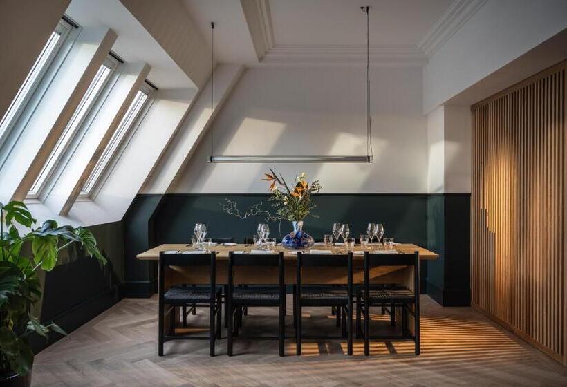 سوئیت پرزیدنت, Almanac X Alcron Prague