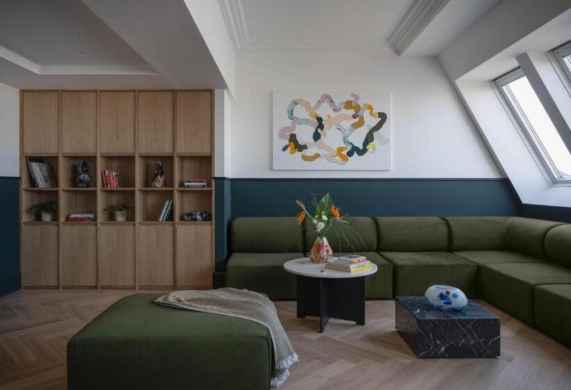 سوئیت پرزیدنت, Almanac X Alcron Prague