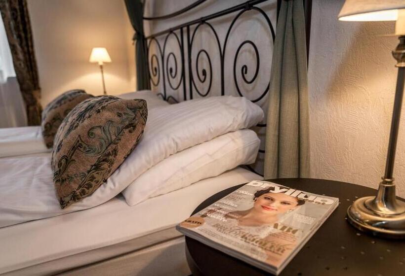 스탠다드 룸 킹사이즈 침대, Dalby