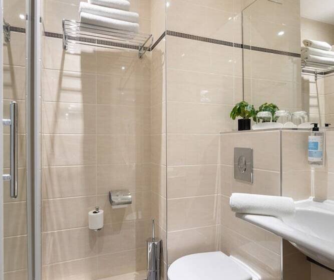 Трехместный Номер Superior, Hôtel Chromatics & Restaurant Hill Club By Happyculture