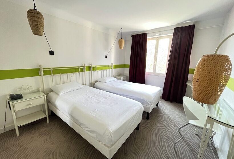 Номер Стандарт, Grand Hôtel Niort Centre