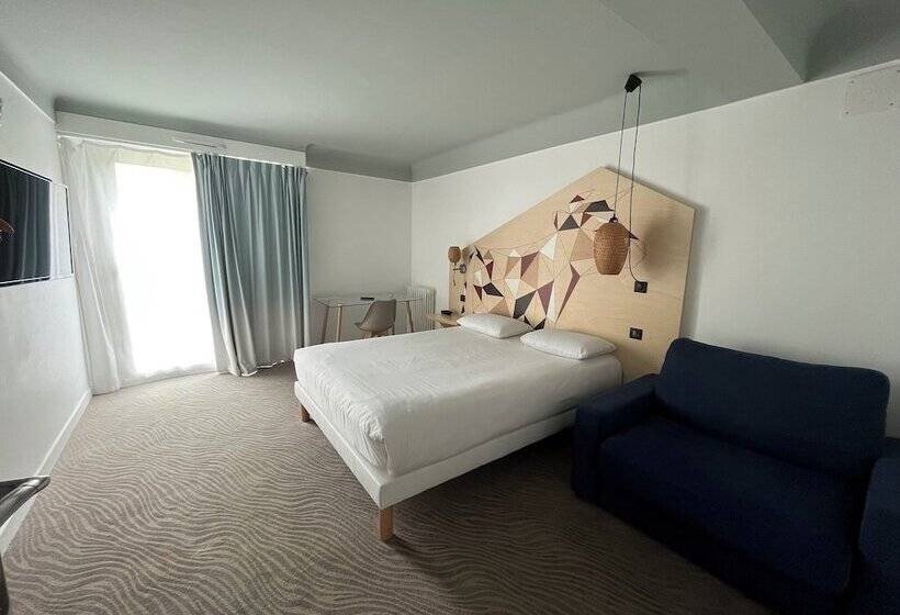 חדר משפחתי, Grand Hôtel Niort Centre