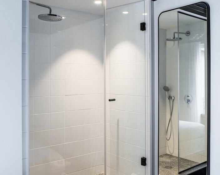 Junior Suite, Le General