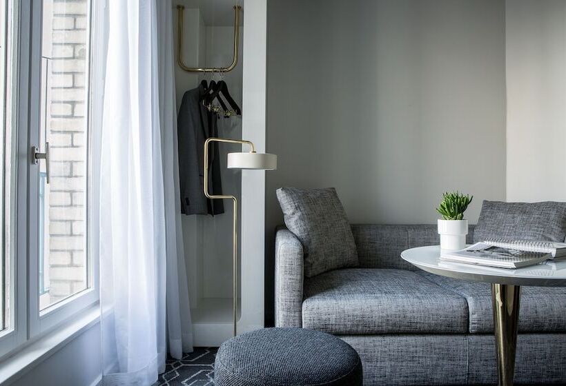 Junior Suite, Le General