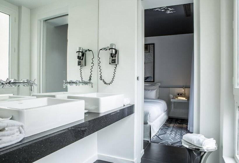 Junior Suite, Le General