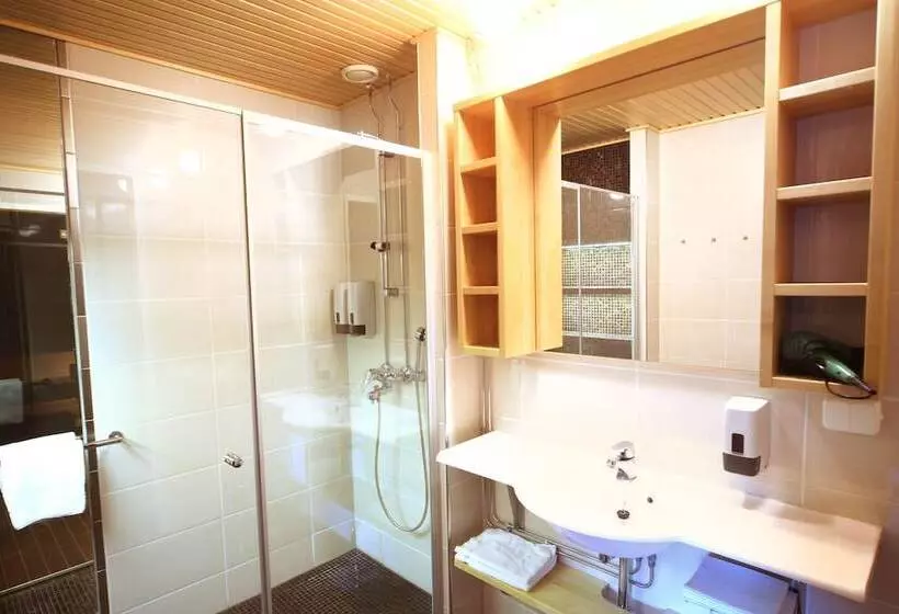 اتاق استاندارد چهار تخته, Levi Hotel Spa