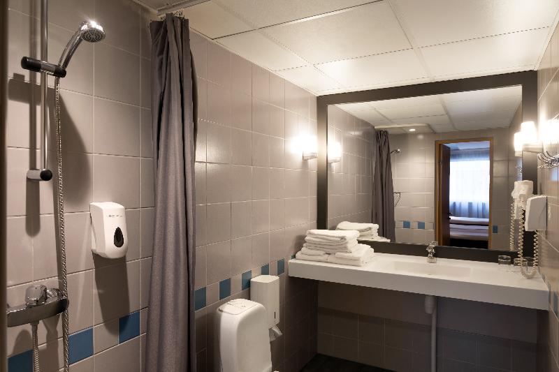 اتاق استاندارد سه نفره, Metropol