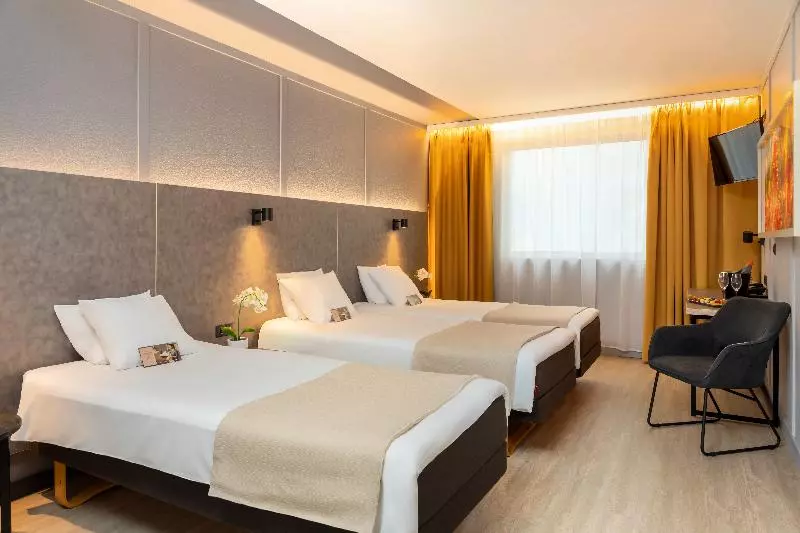 اتاق استاندارد سه نفره, Metropol