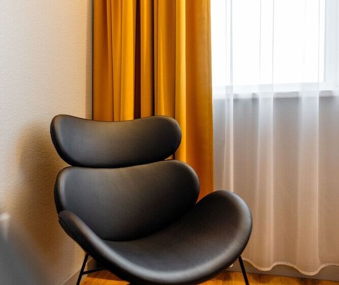 اتاق استاندارد سه نفره, Metropol