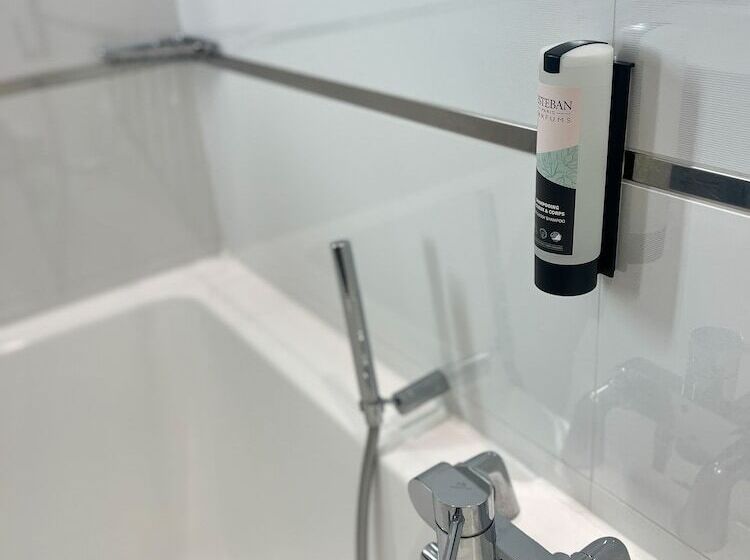 جناح جونيور, 7hotel&spa