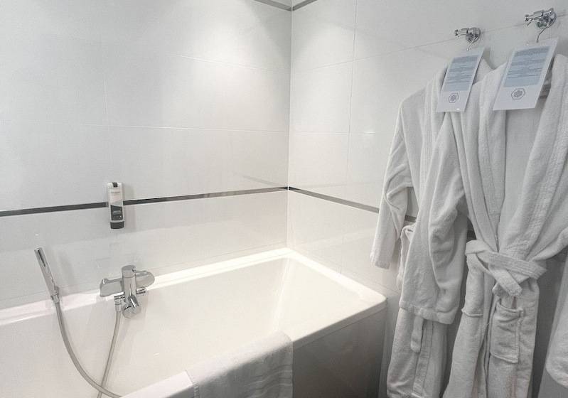 Полулюкс, 7hotel&spa