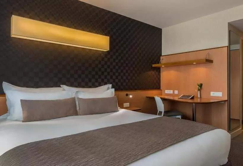Perhehuone, Best Western Plus Paris Saclay