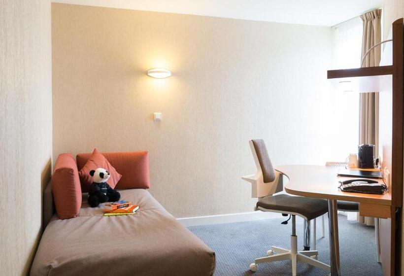 家庭间, Best Western Plus Paris Saclay