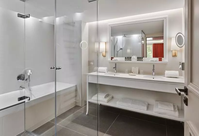 Junior Suite Vue Parc, Chateau Saintjean, Relais & Chateaux