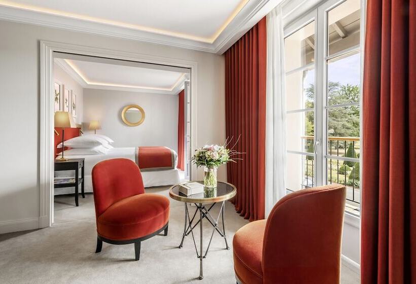 סוויטת ג'וניור עם נוף לפארק, Chateau Saintjean, Relais & Chateaux