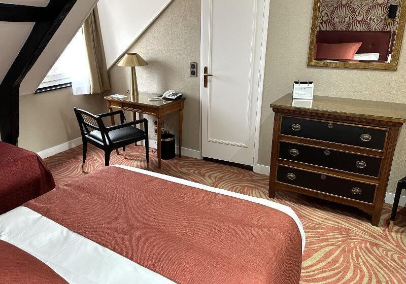 Номер Стандарт Трехместный, Churchill Hotel Bayeux Centre