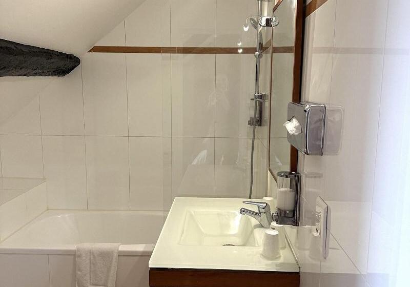 スタンダード４人部屋, Churchill Hotel Bayeux Centre