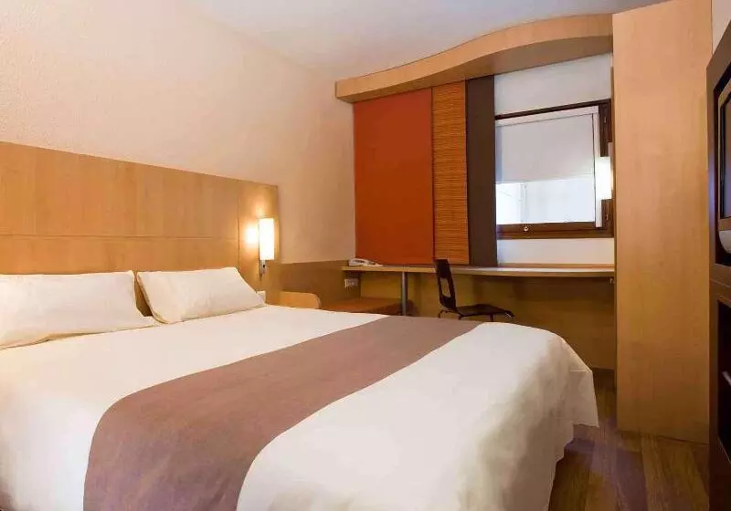 ダブルベッドスタンダードルーム, Ibis Annemassegeneve