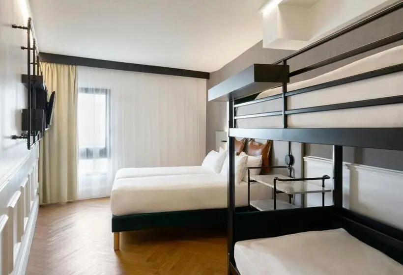 اتاق خانوادگی, Moxy Paris La Villette