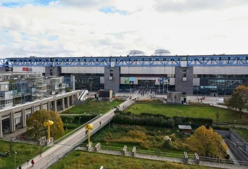 اتاق استاندارد با تخت دو نفره بزرگ, Moxy Paris La Villette