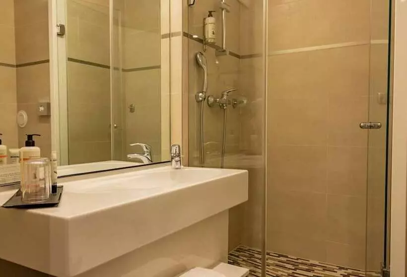 コンフォートルーム, Best Western Plus Le Moderne