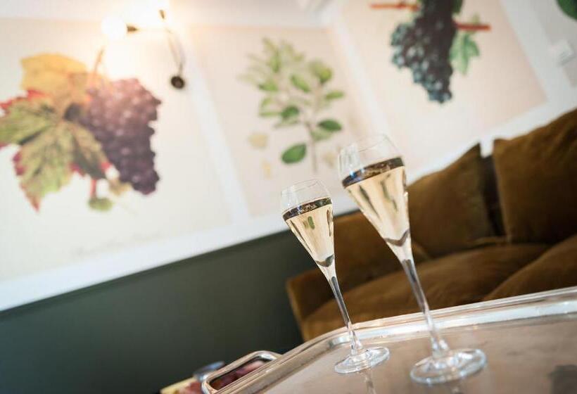 Duplex Junior Suite, Ermitage De Corton   Teritoria