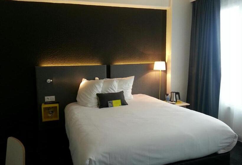 جناح جونيور, Kyriad Hotel Brest