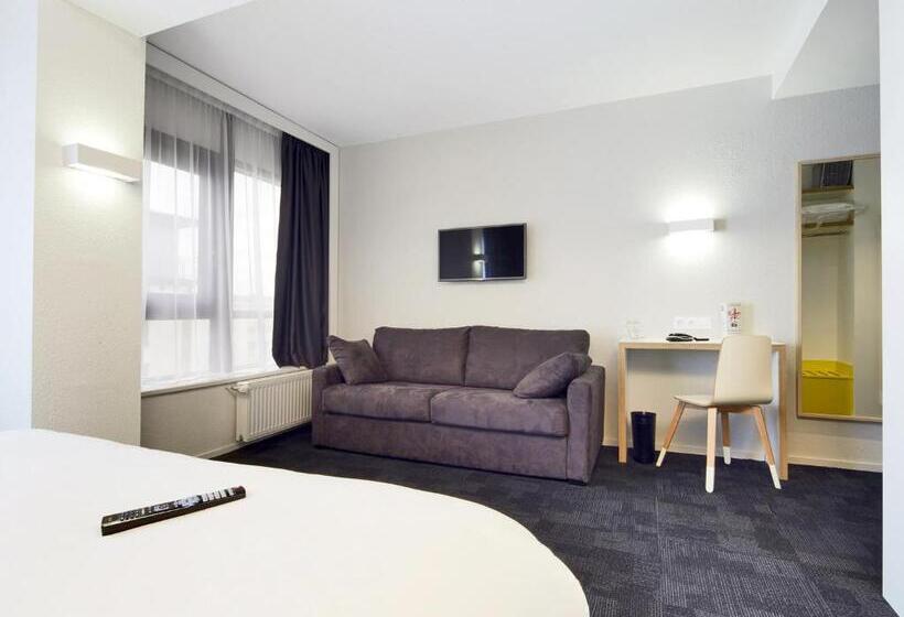 جناح جونيور, Kyriad Hotel Brest