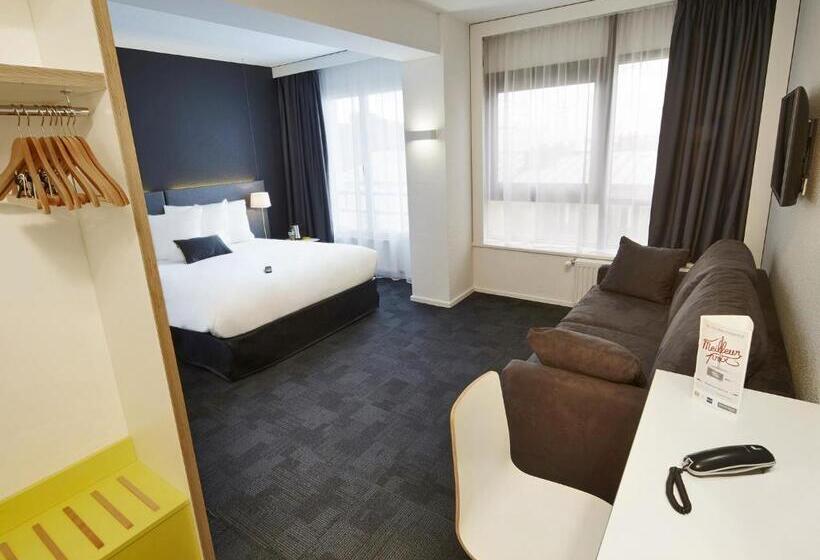 Полулюкс, Kyriad Hotel Brest