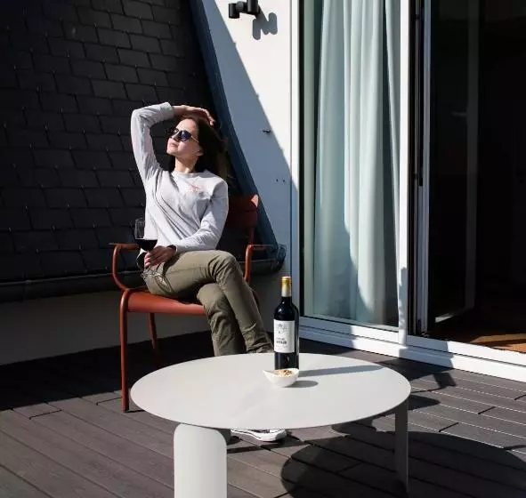 سوئیت جونیور با تراس, You Are Deauville
