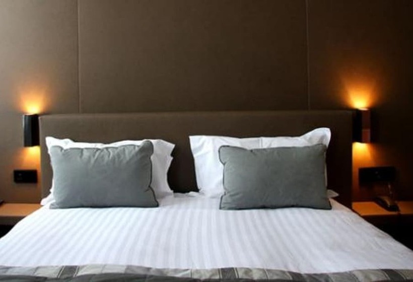 スタンダードルーム, De Notre Dame